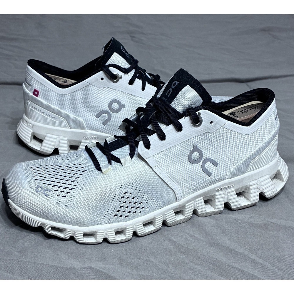On Cloud X Women's Road Running Shoes Size 7.5 White And Black Lace Up Athletic